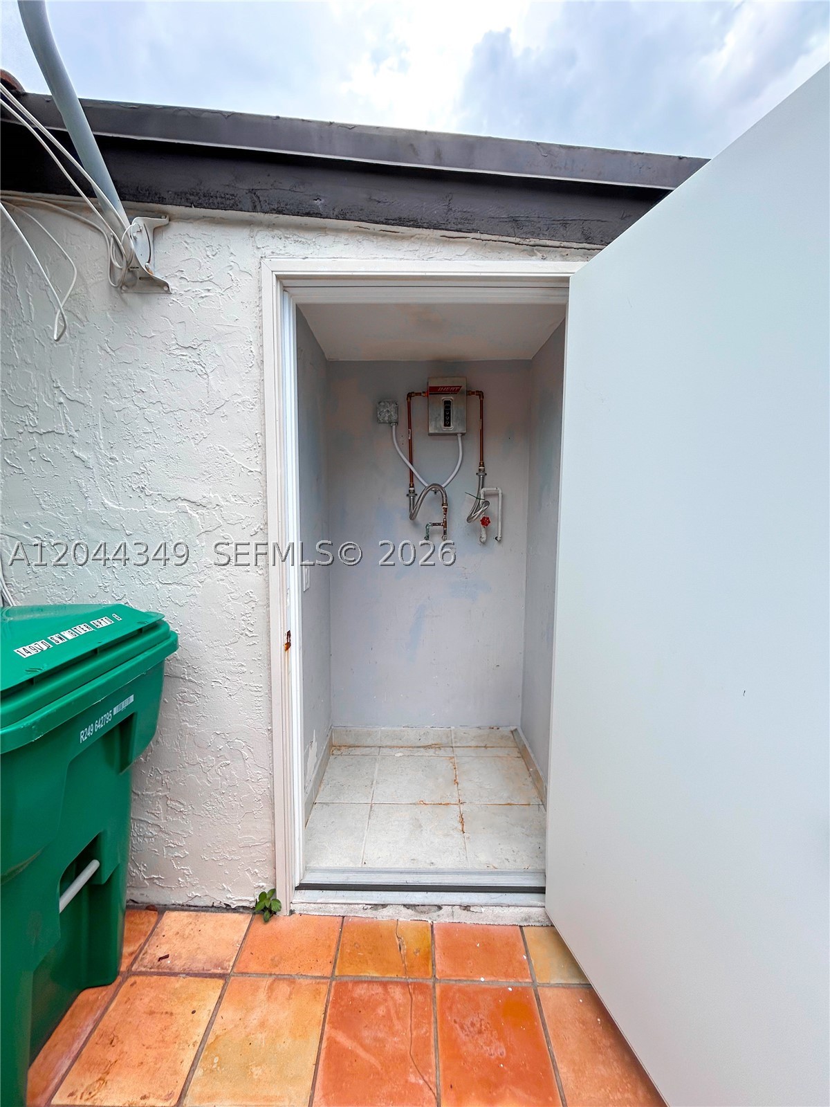 LAKES MEADOW VILG HOMES C - Residential