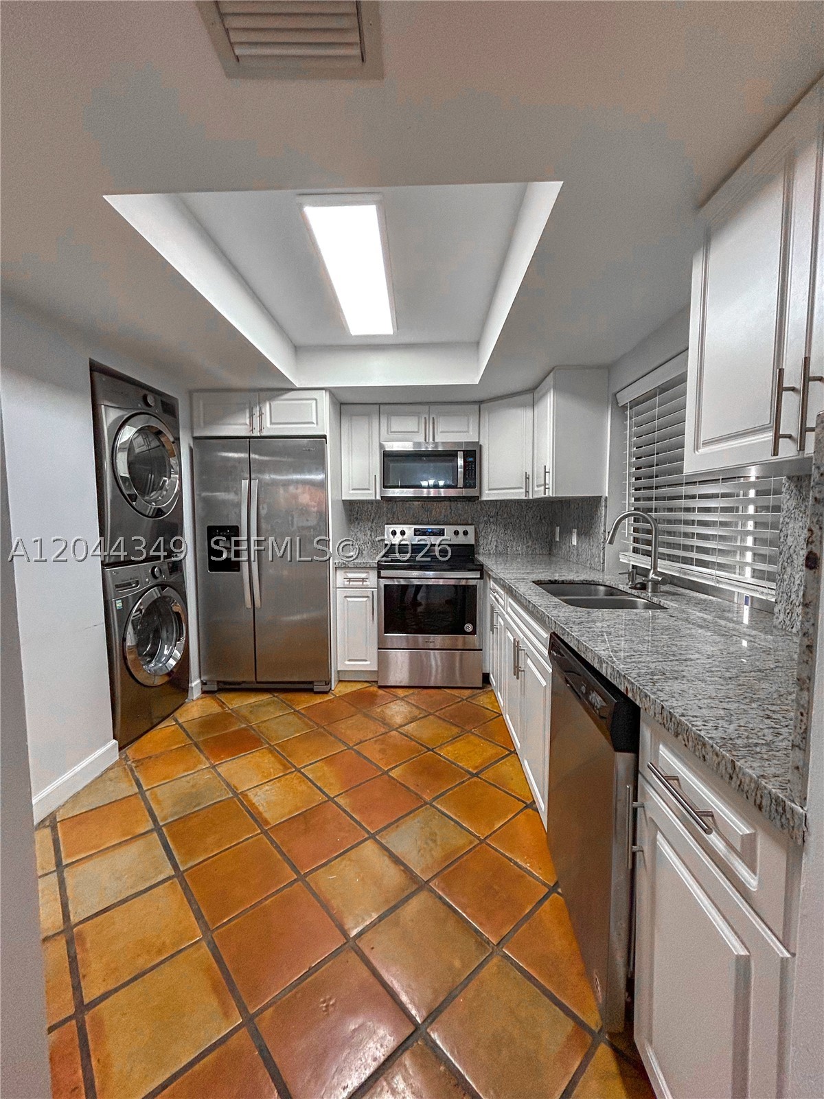 LAKES MEADOW VILG HOMES C - Residential
