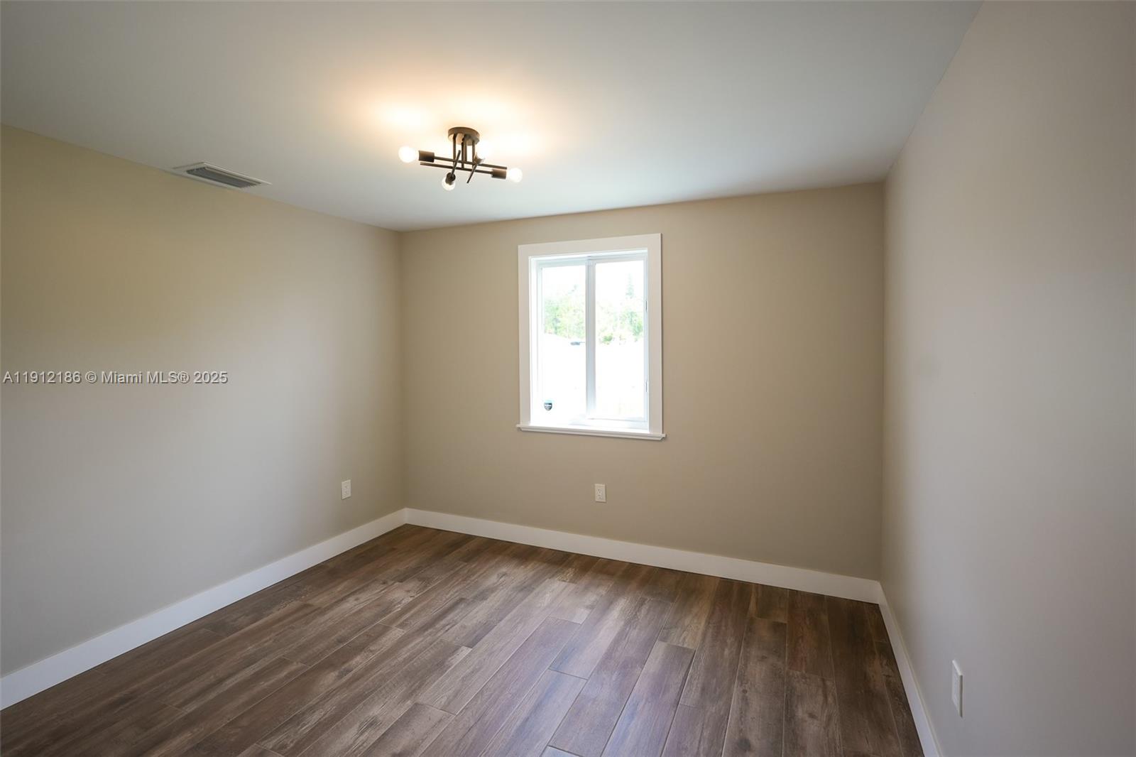 PERRINE GRANT LAND CO - Residential Lease