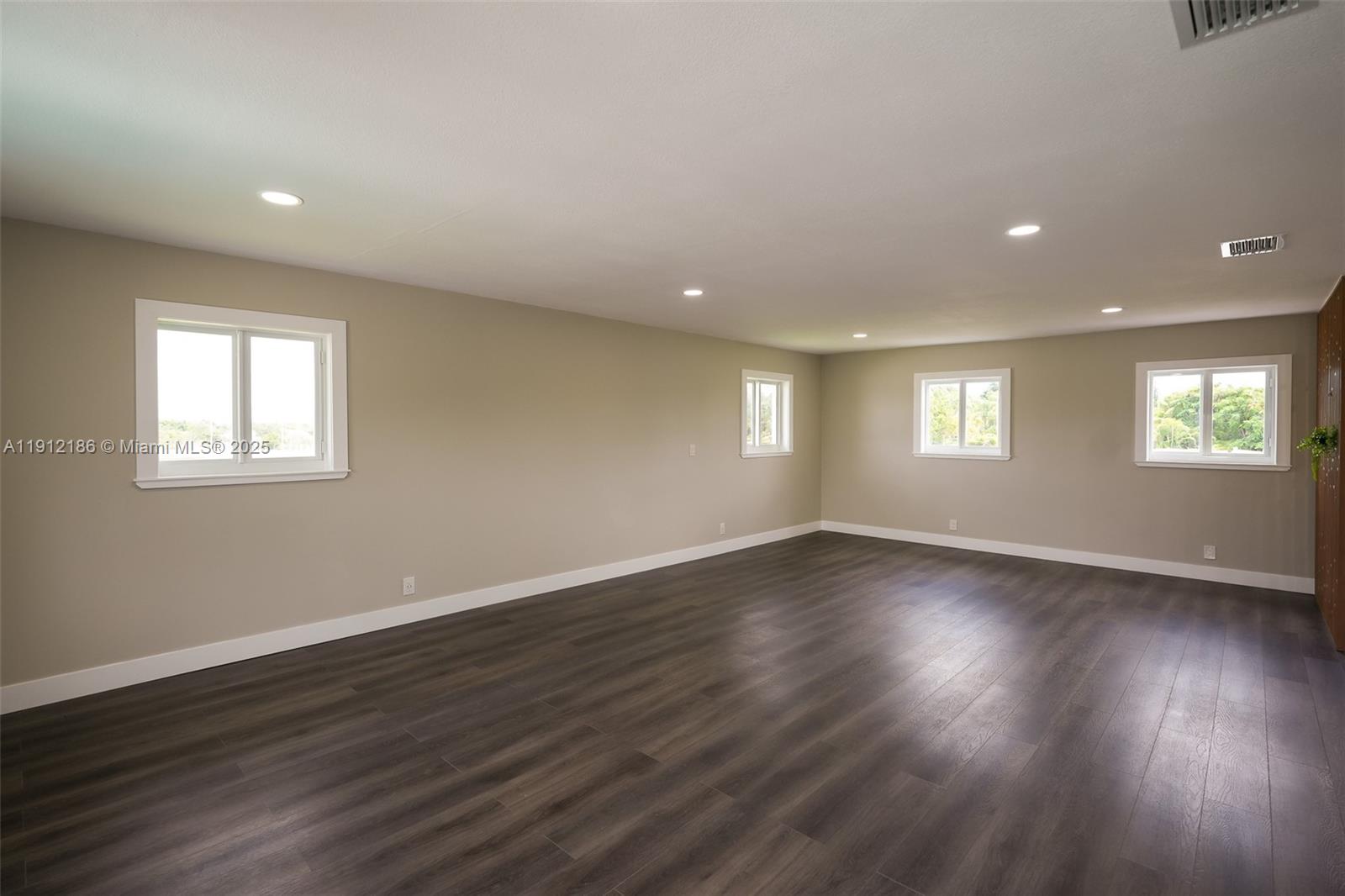 PERRINE GRANT LAND CO - Residential Lease