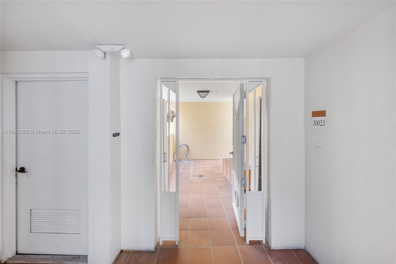 THE COURTS AT SOUTH BEACH - Residential Lease