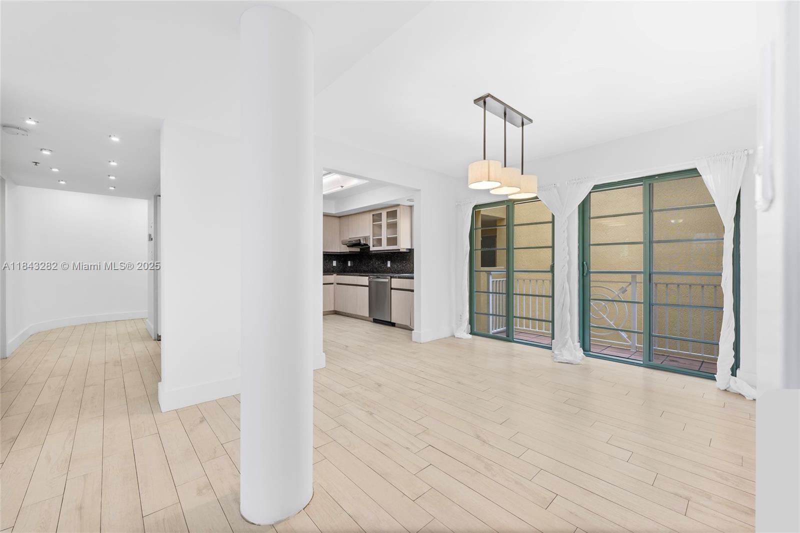 THE COURTS AT SOUTH BEACH - Residential Lease