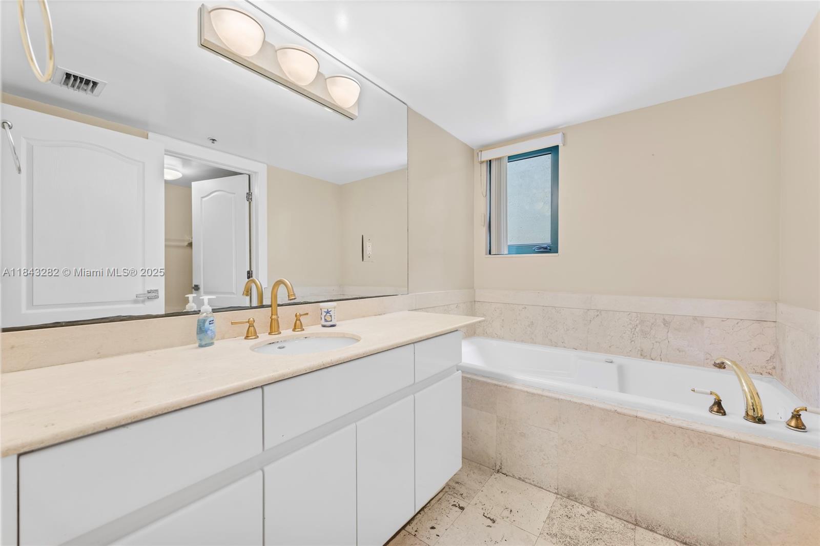 THE COURTS AT SOUTH BEACH - Residential Lease