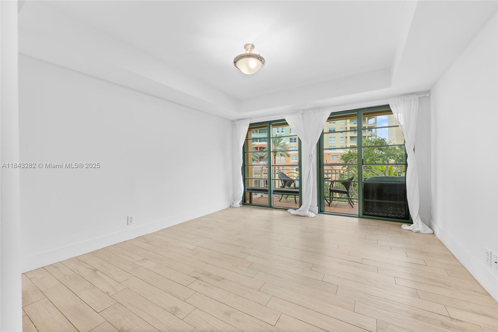 THE COURTS AT SOUTH BEACH - Residential Lease