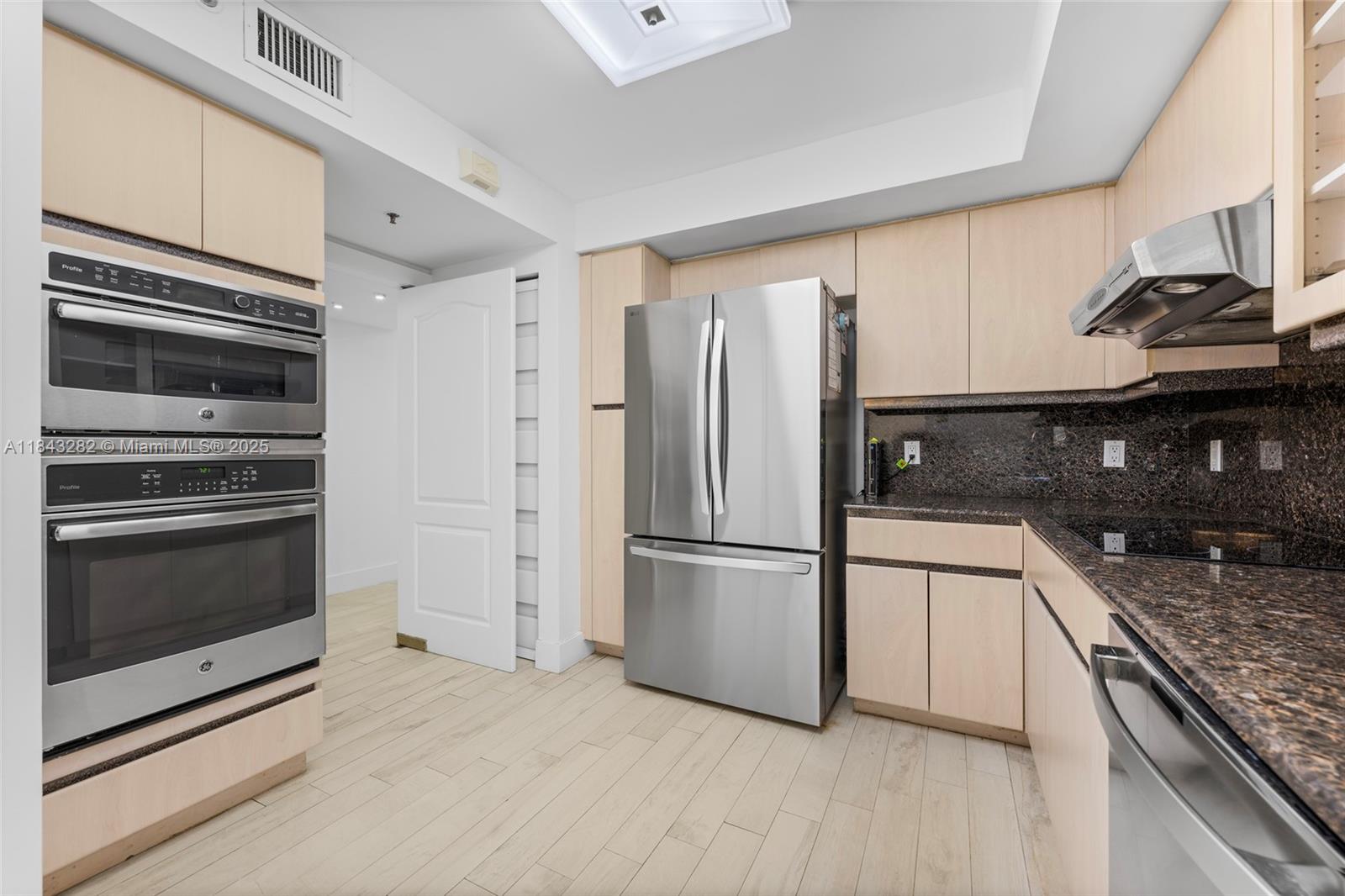 THE COURTS AT SOUTH BEACH - Residential Lease