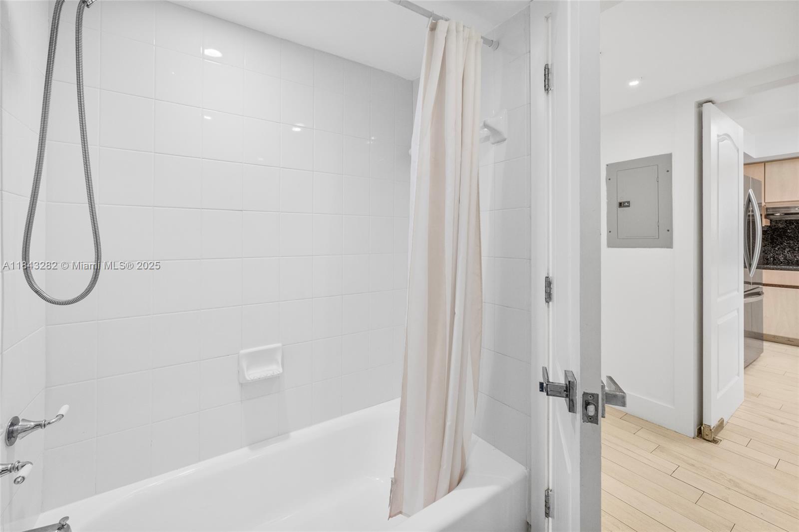 THE COURTS AT SOUTH BEACH - Residential Lease