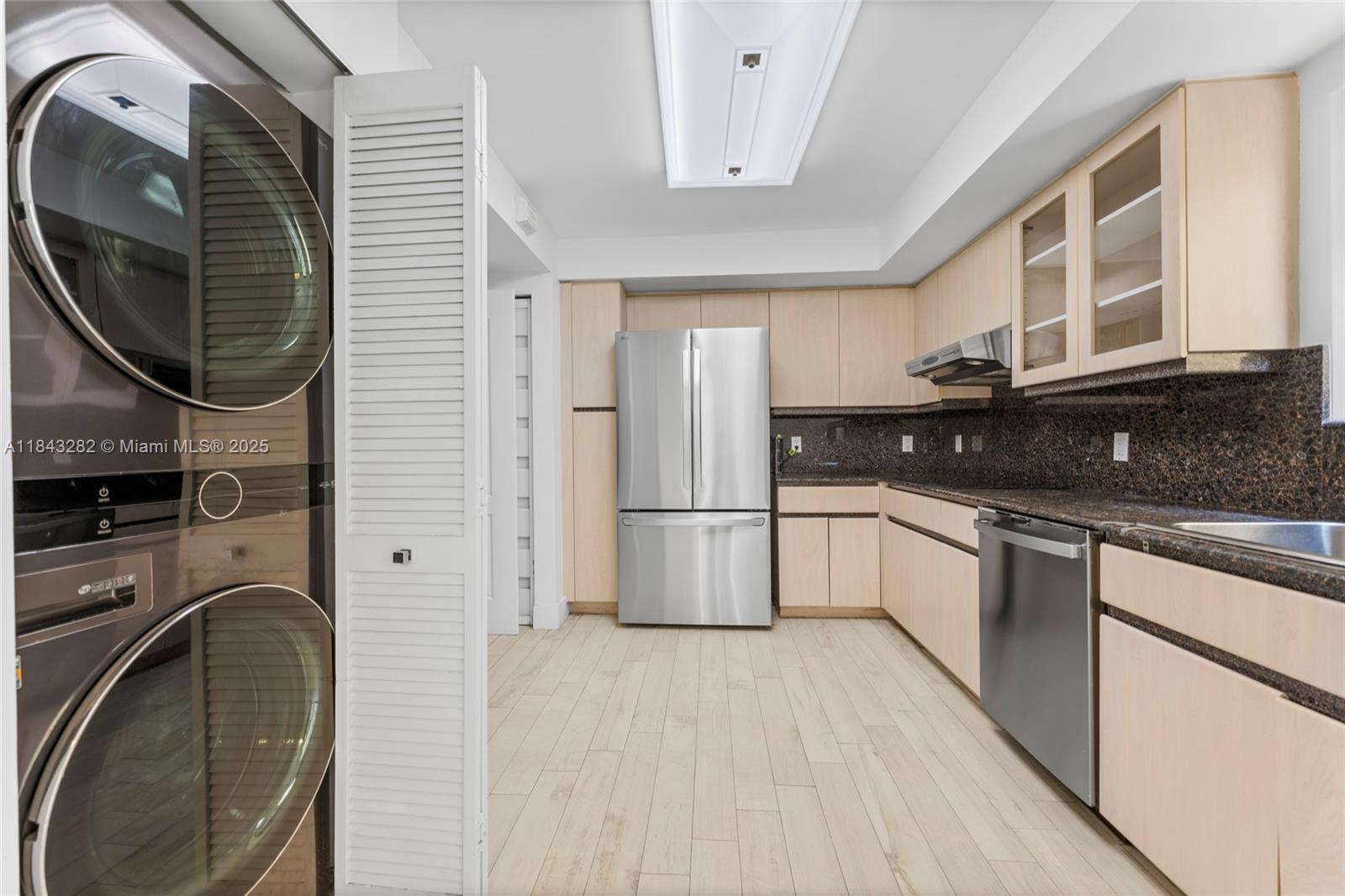 THE COURTS AT SOUTH BEACH - Residential Lease