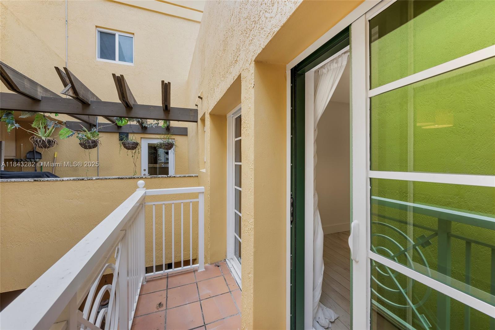 THE COURTS AT SOUTH BEACH - Residential Lease