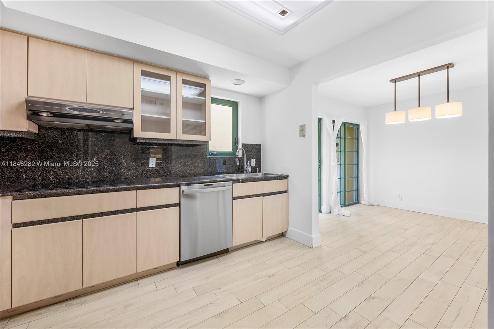 THE COURTS AT SOUTH BEACH - Residential Lease