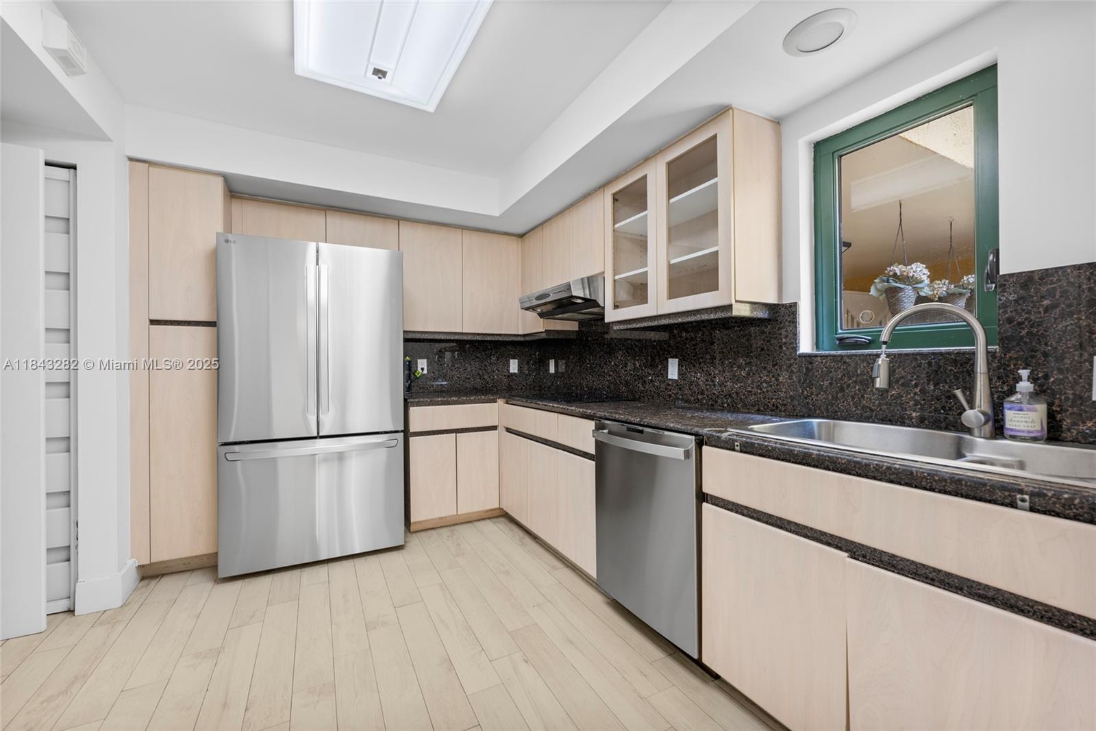 THE COURTS AT SOUTH BEACH - Residential Lease