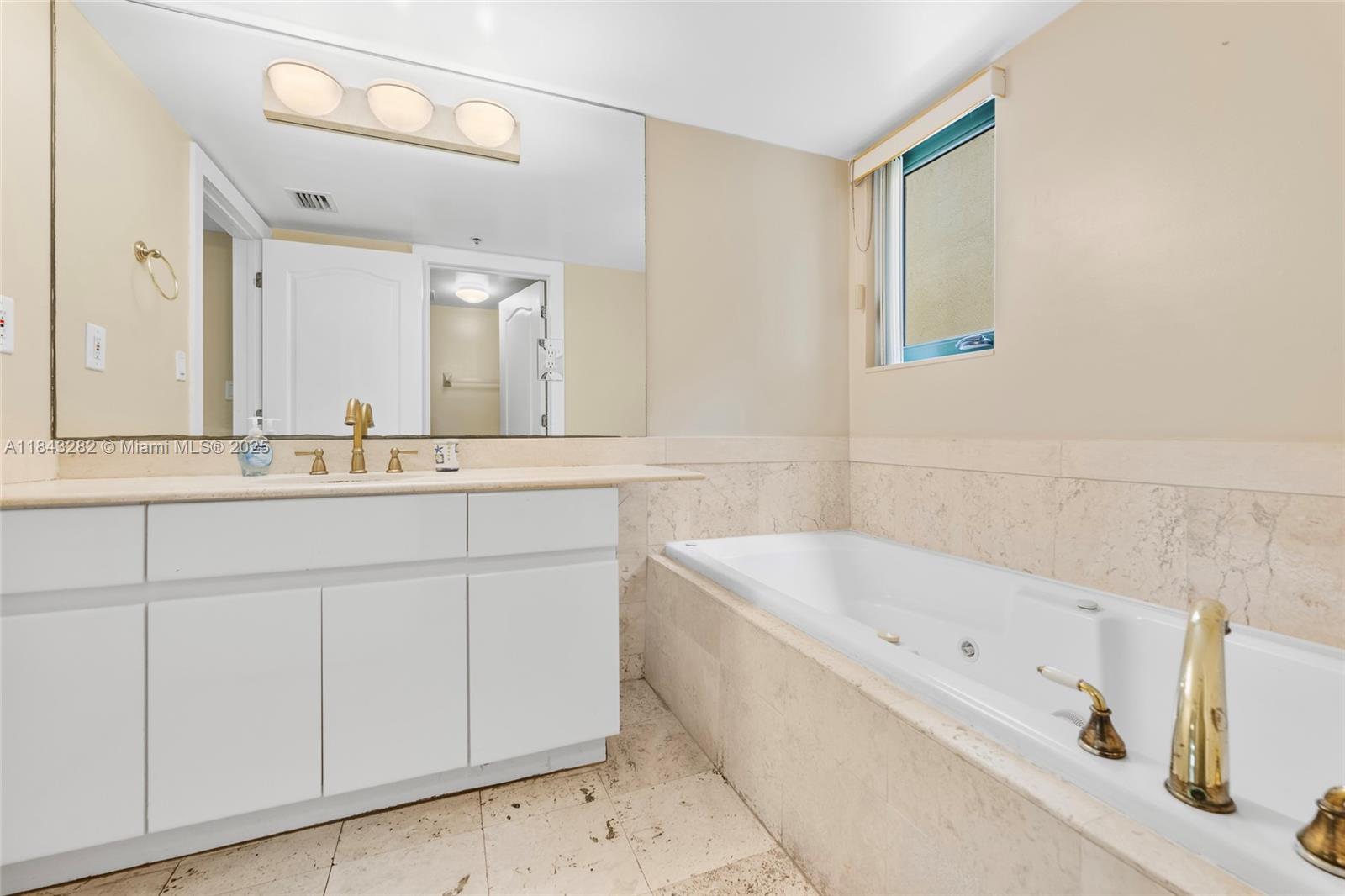 THE COURTS AT SOUTH BEACH - Residential Lease