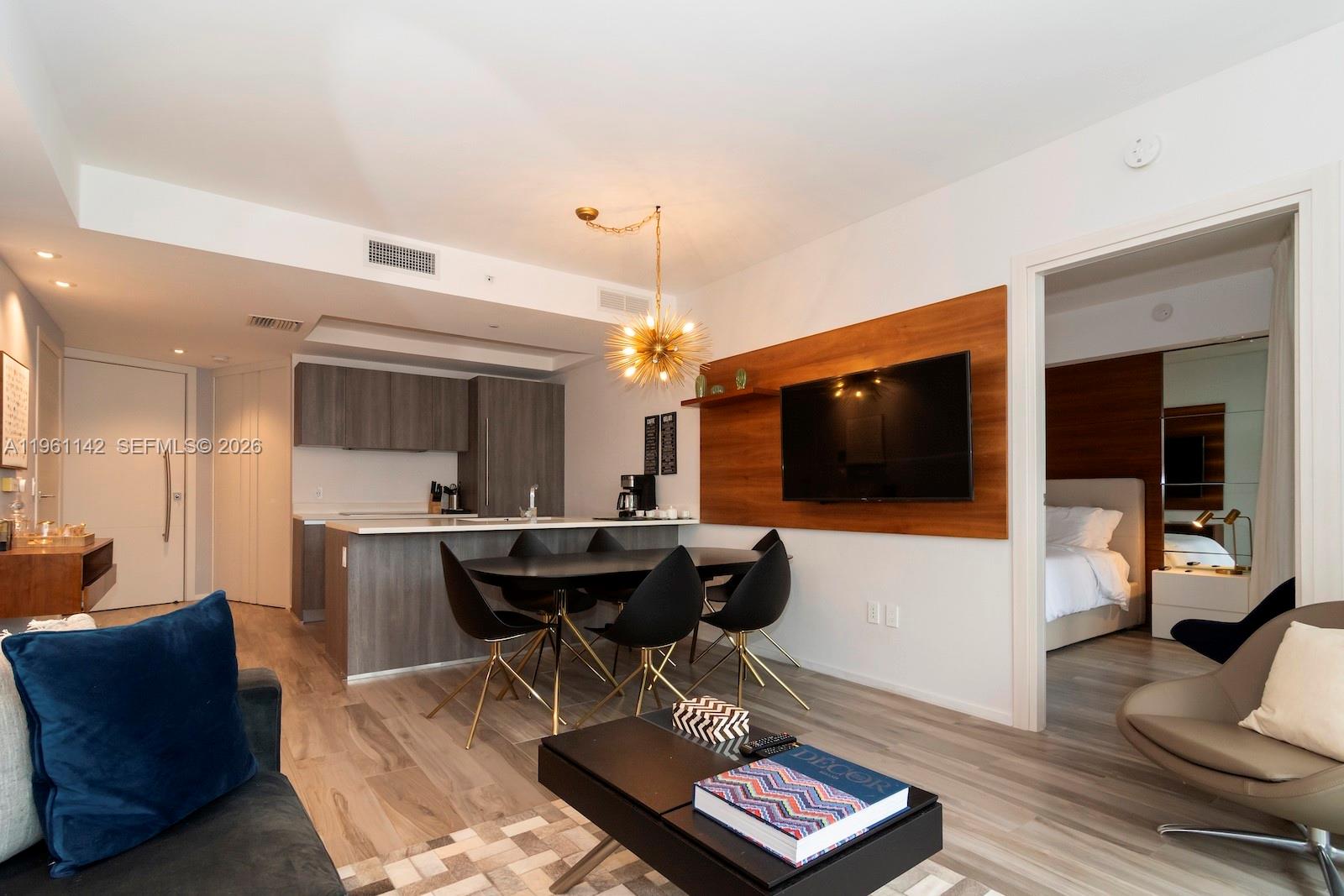 SLS LUX BRICKELL - Residential
