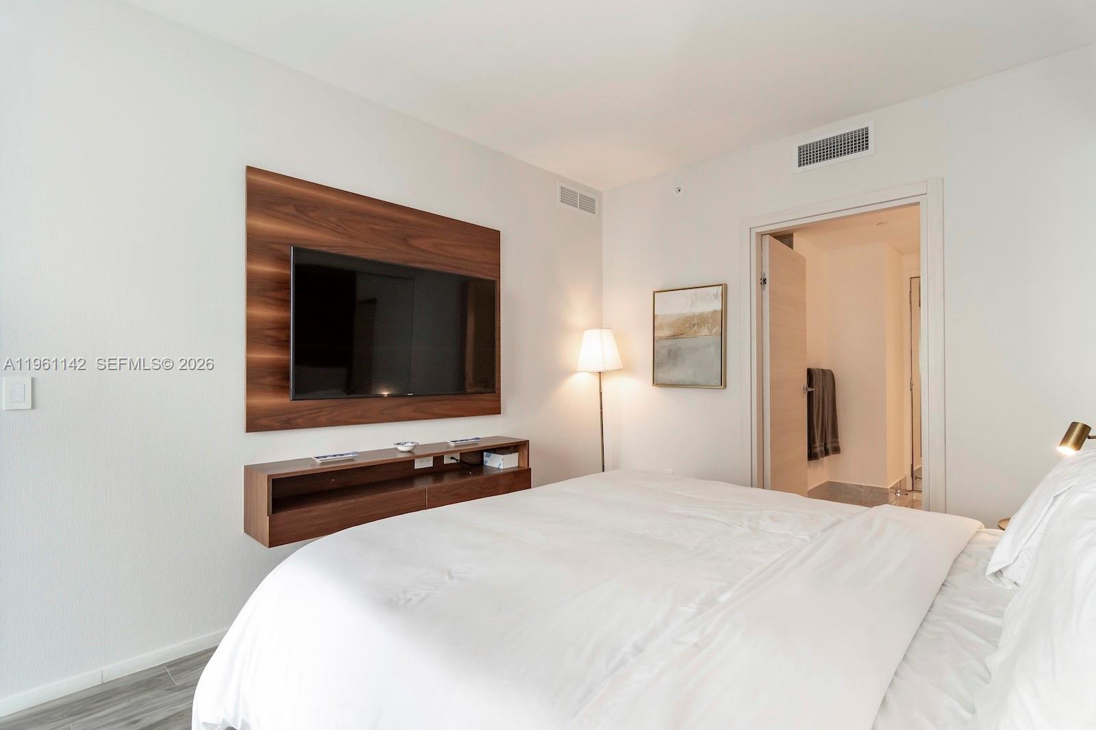 SLS LUX BRICKELL - Residential