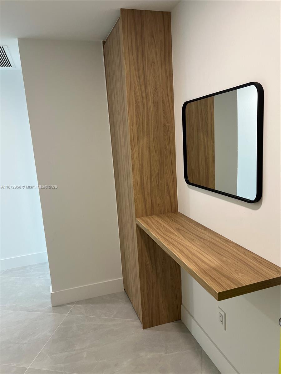 PARAISO BAYVIEWS CONDO - Residential Lease