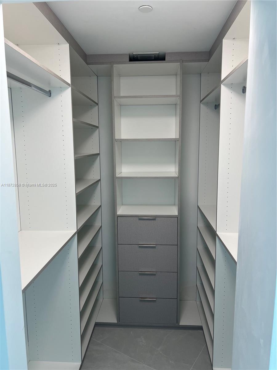 PARAISO BAYVIEWS CONDO - Residential Lease