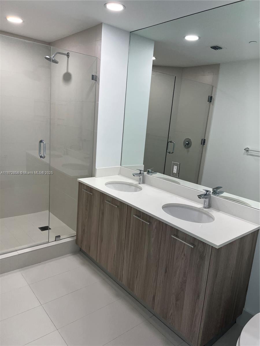 PARAISO BAYVIEWS CONDO - Residential Lease