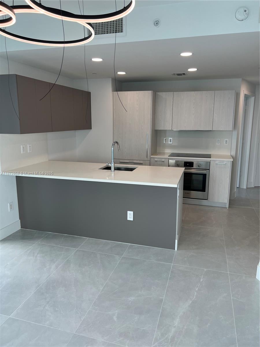 PARAISO BAYVIEWS CONDO - Residential Lease