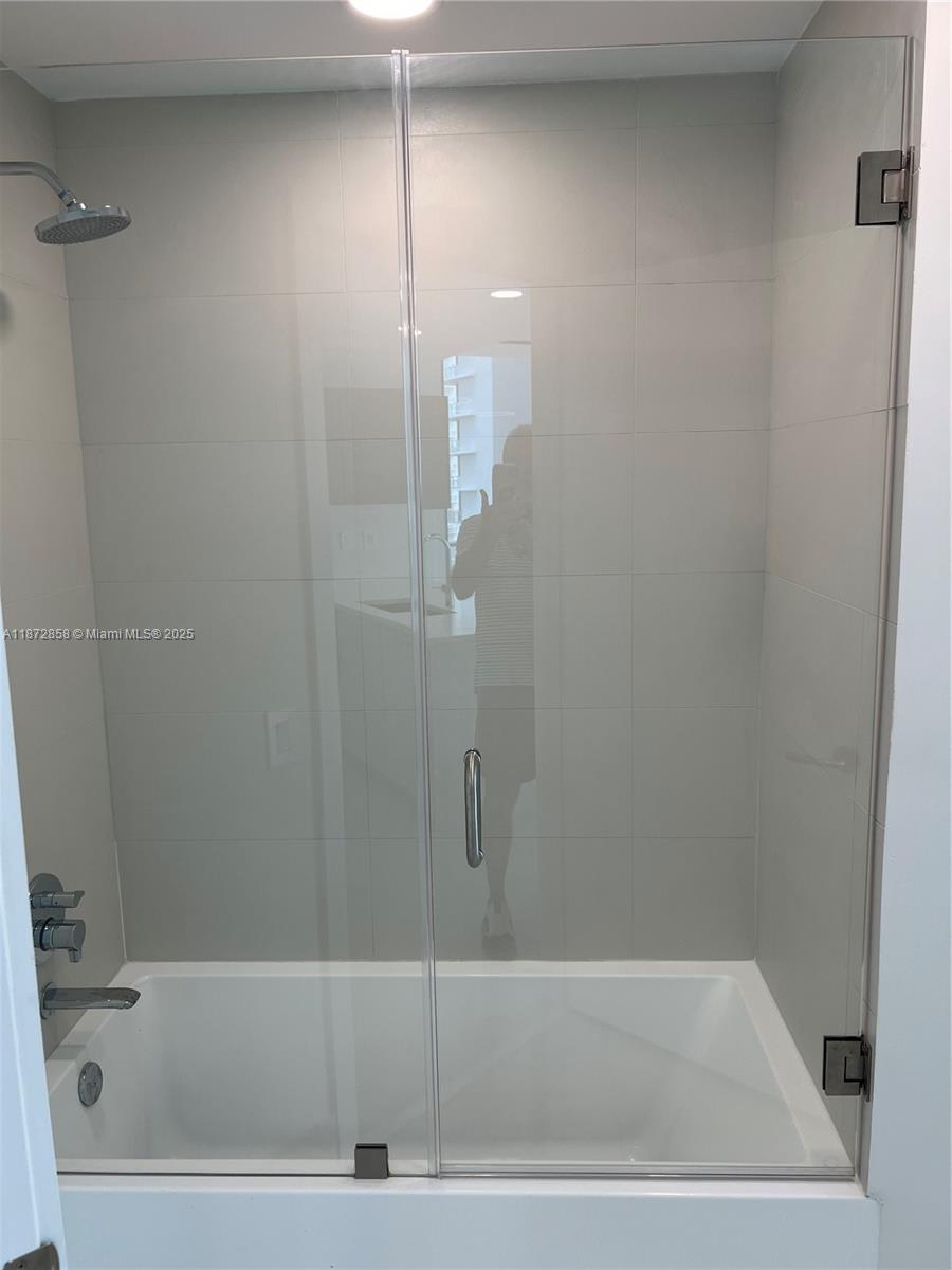 PARAISO BAYVIEWS CONDO - Residential Lease