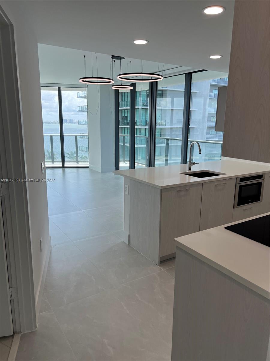 PARAISO BAYVIEWS CONDO - Residential Lease