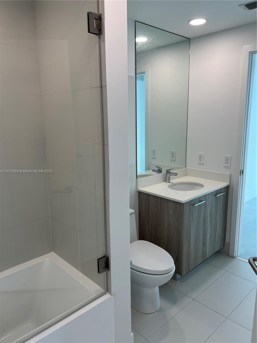 PARAISO BAYVIEWS CONDO - Residential Lease