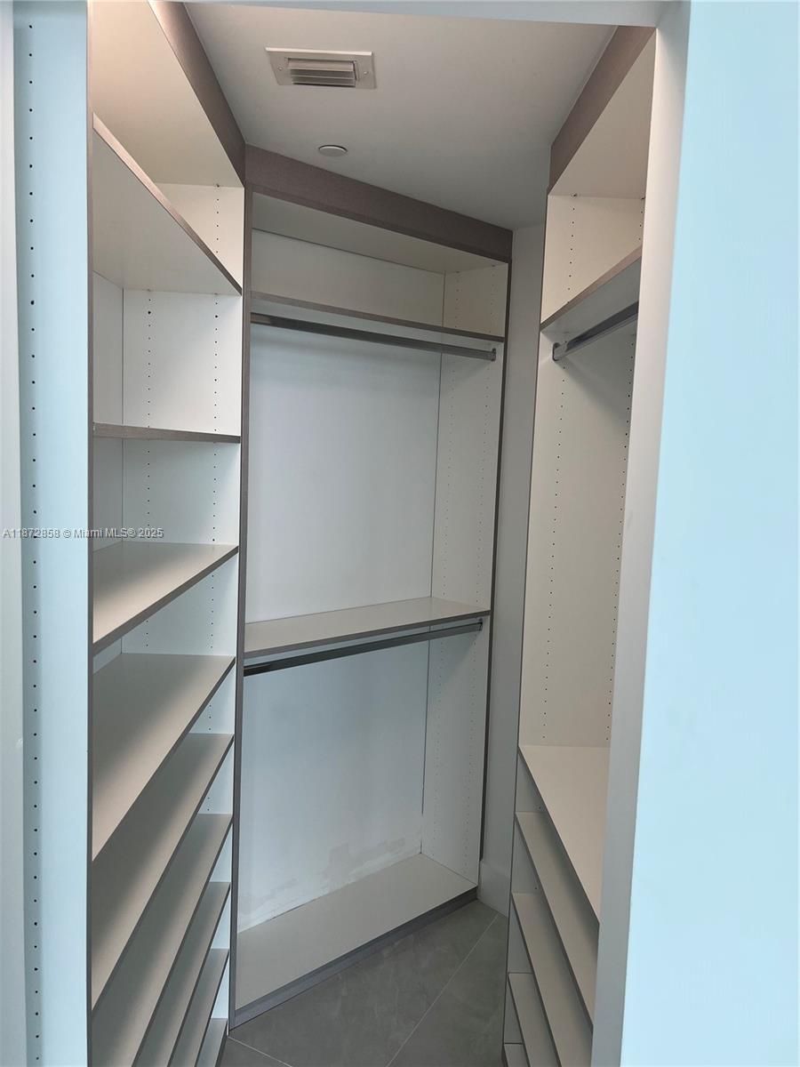 PARAISO BAYVIEWS CONDO - Residential Lease