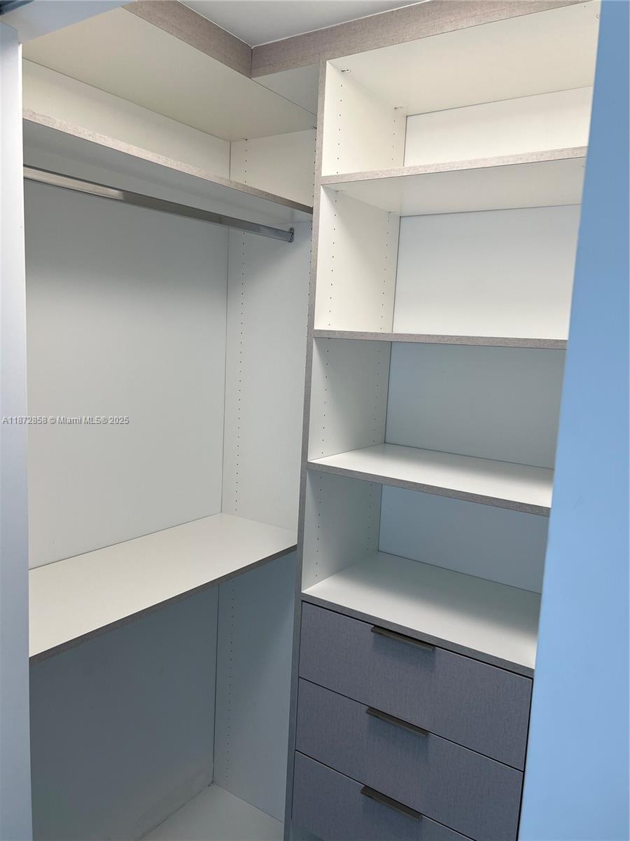 PARAISO BAYVIEWS CONDO - Residential Lease