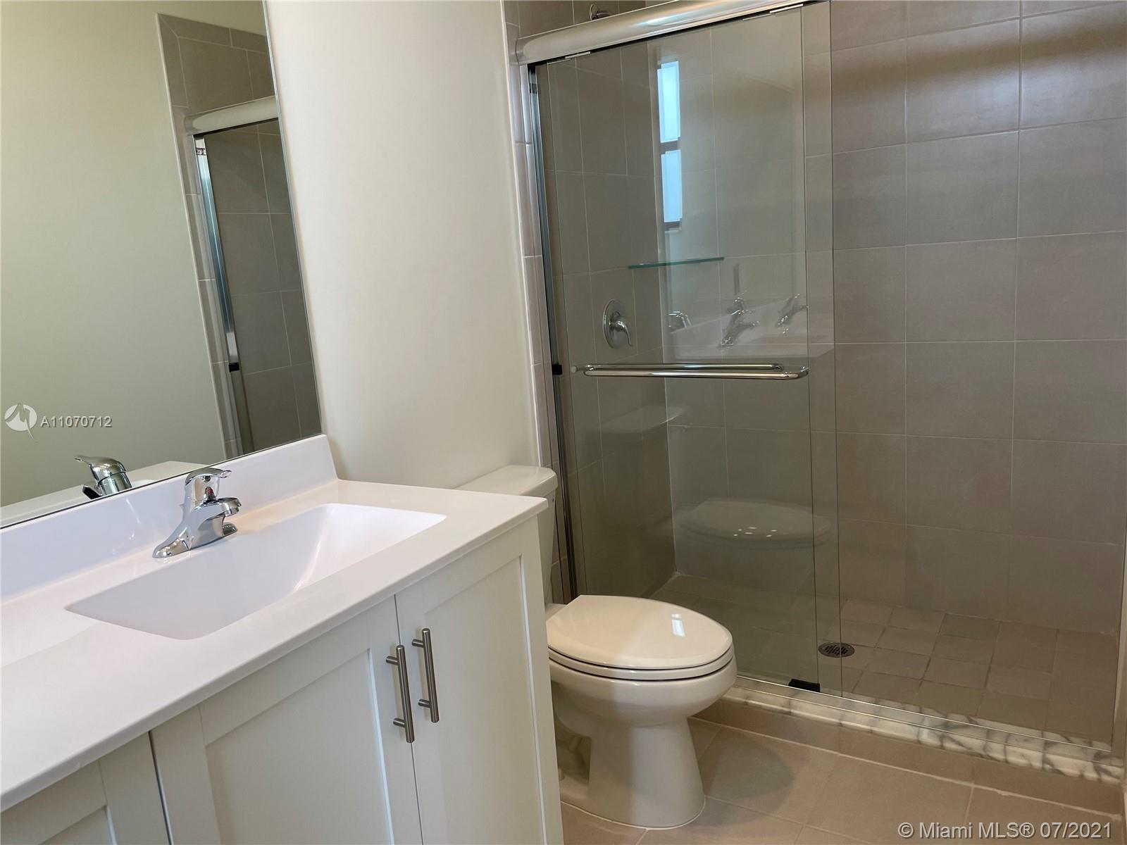 AQUABELLA NORTH REPLAT - Residential Lease