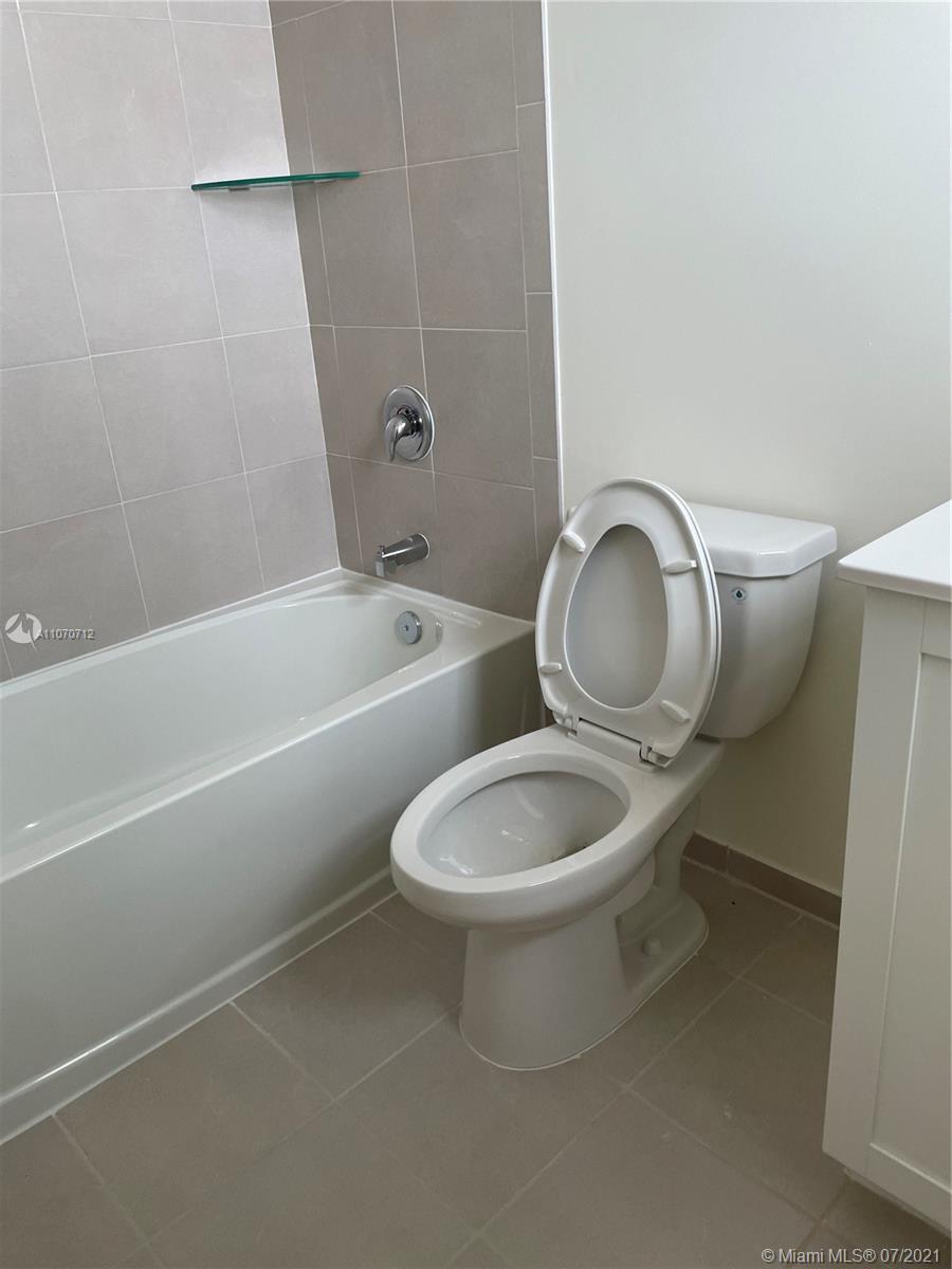 AQUABELLA NORTH REPLAT - Residential Lease