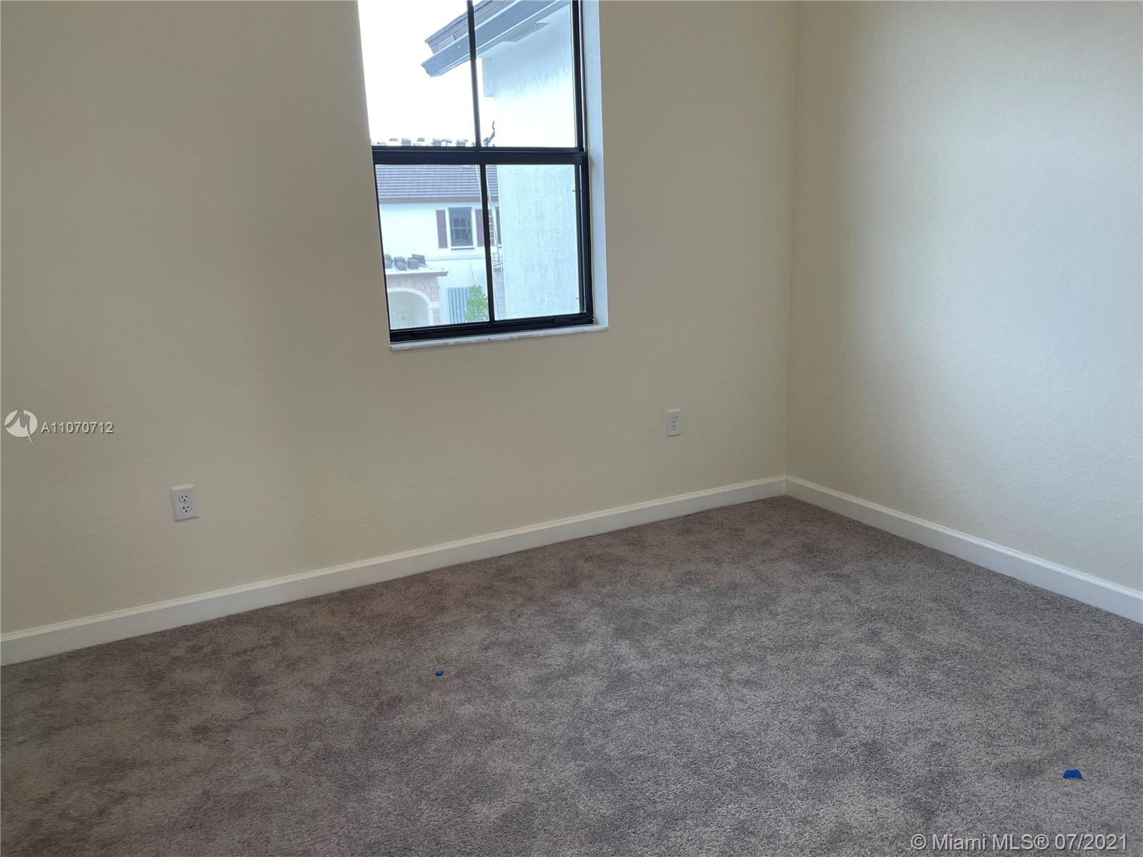 AQUABELLA NORTH REPLAT - Residential Lease
