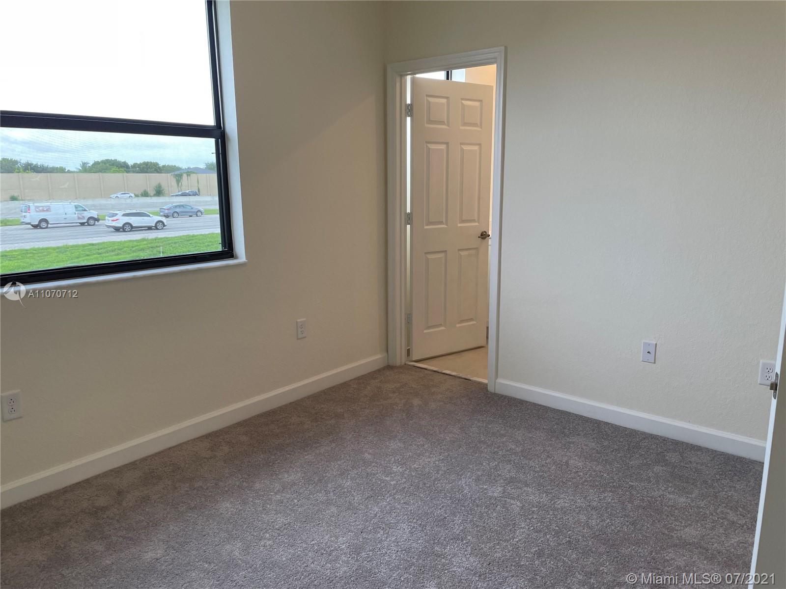 AQUABELLA NORTH REPLAT - Residential Lease