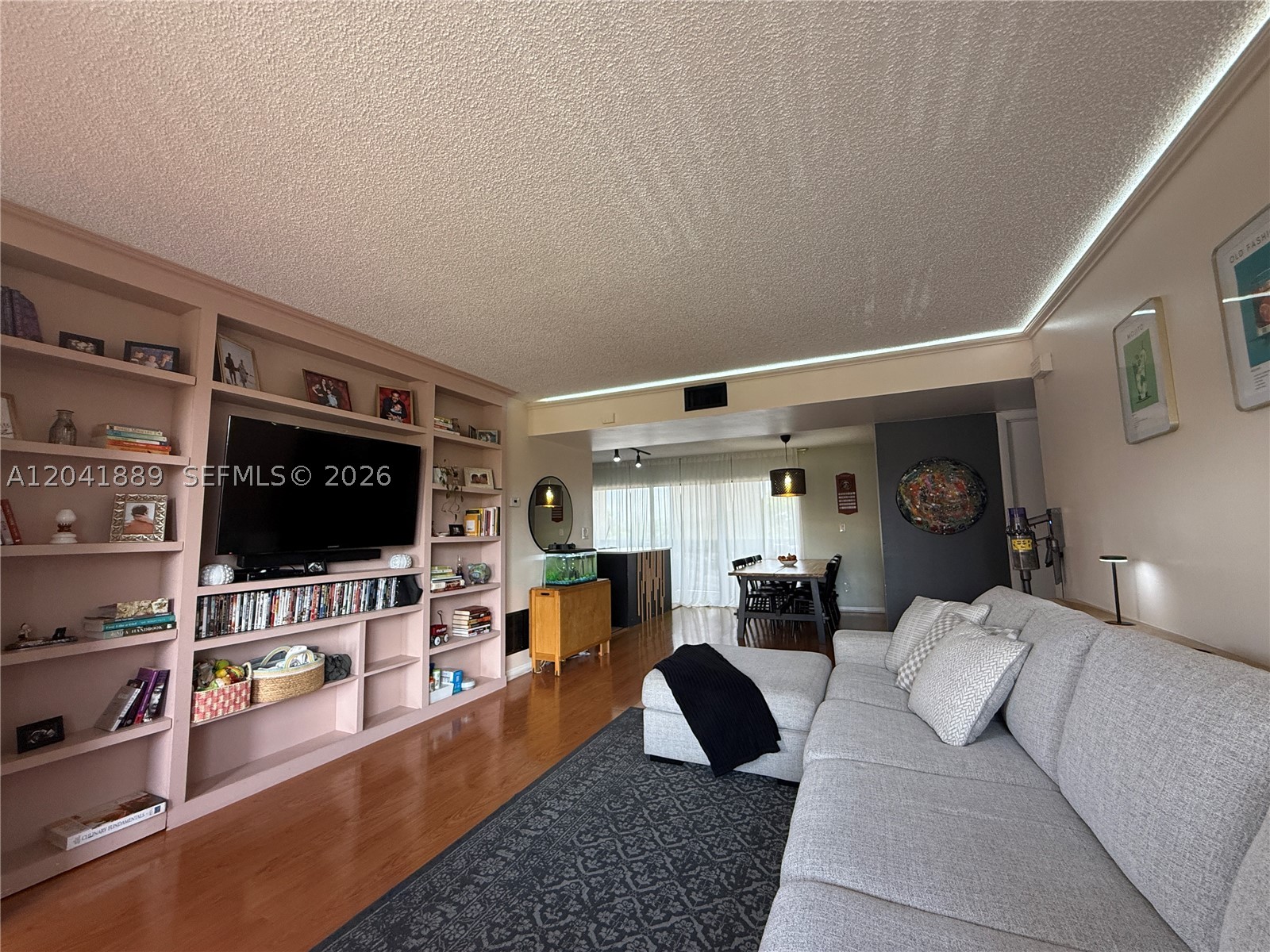 COUNTRY LANE CONDO #1 - Residential