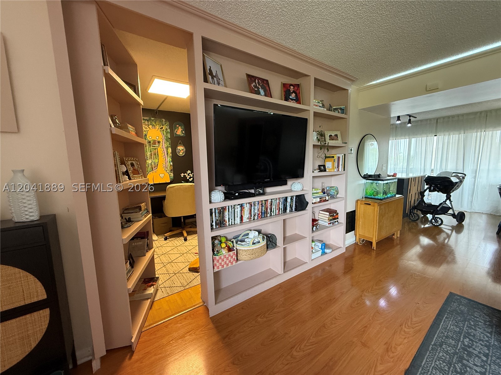 COUNTRY LANE CONDO #1 - Residential