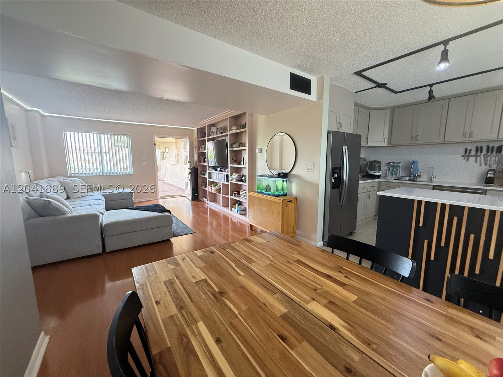 COUNTRY LANE CONDO #1 - Residential