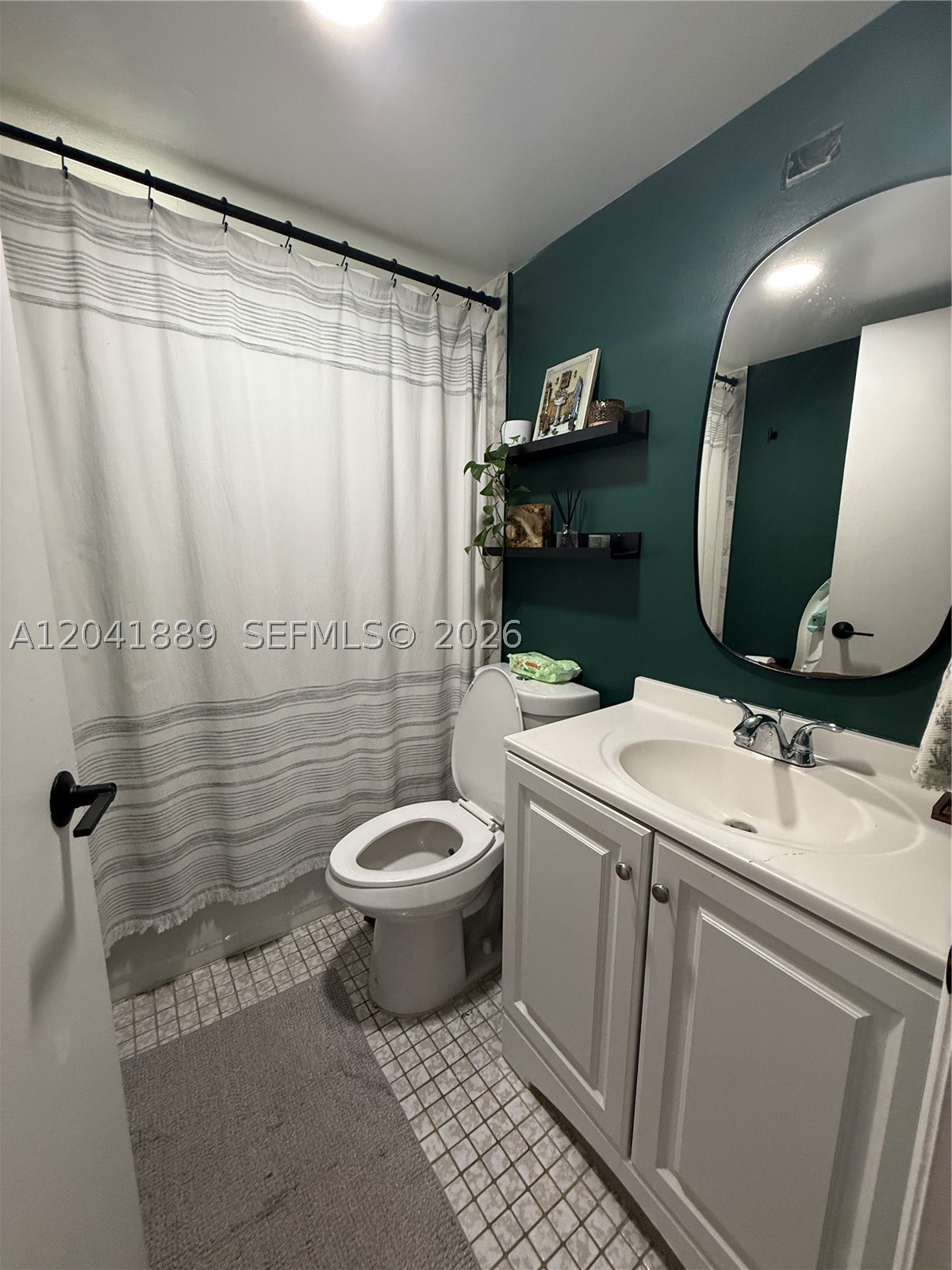 COUNTRY LANE CONDO #1 - Residential