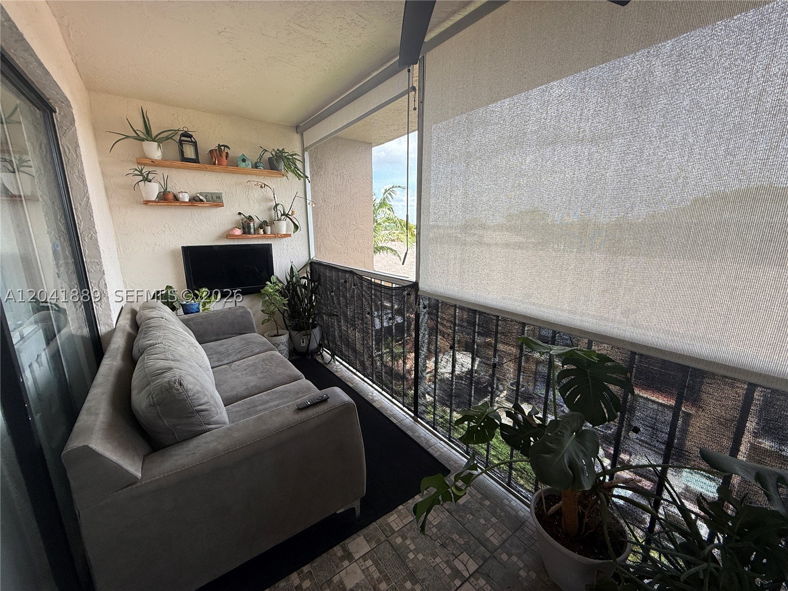 COUNTRY LANE CONDO #1 - Residential