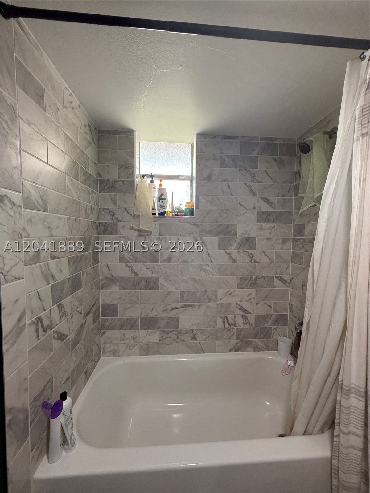 COUNTRY LANE CONDO #1 - Residential