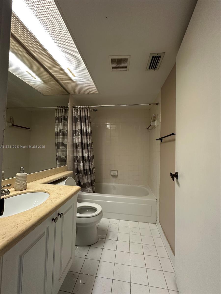 KEYS GATE CONDO NO THREE - Residential