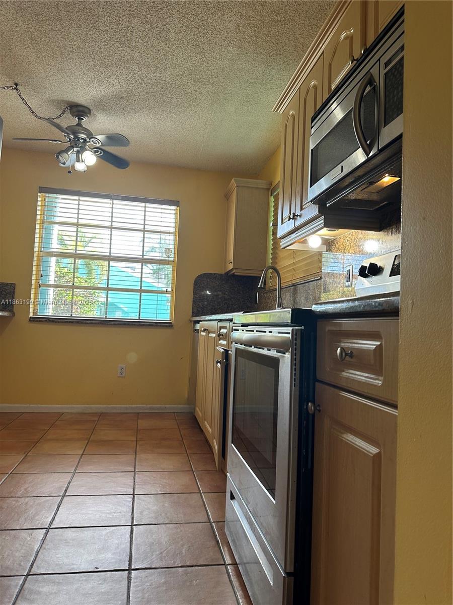 KEYS GATE CONDO NO THREE - Residential