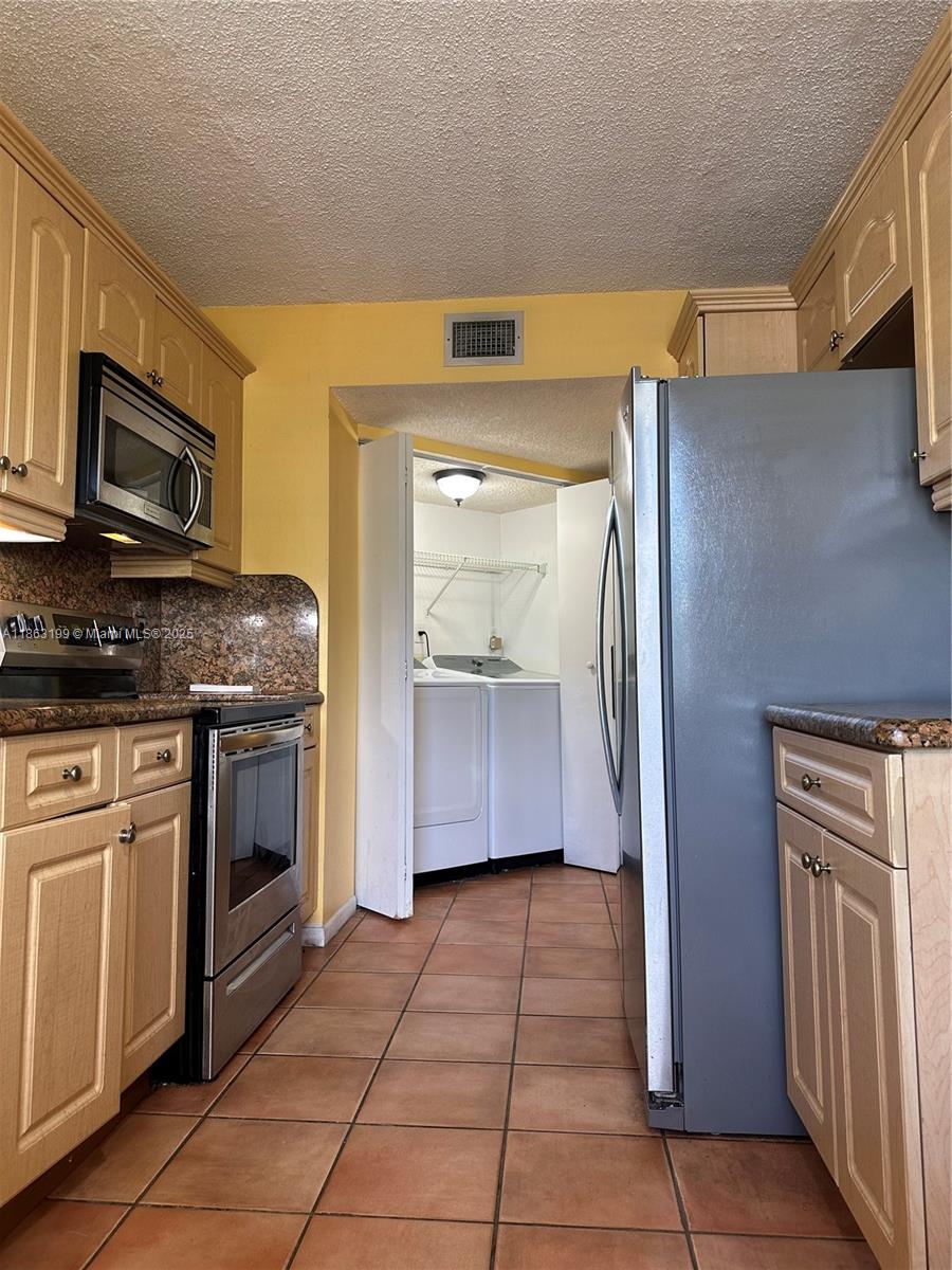 KEYS GATE CONDO NO THREE - Residential