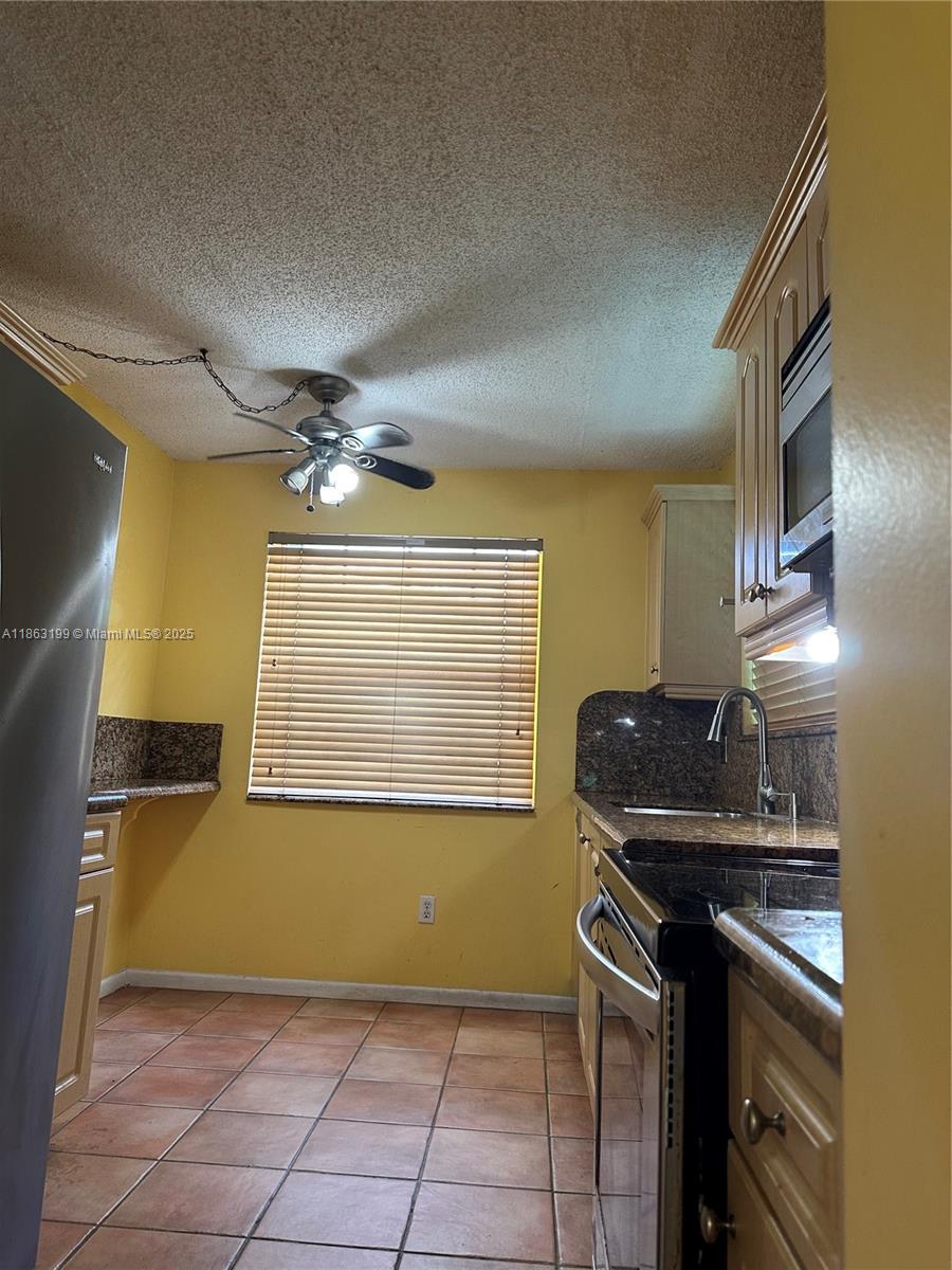 KEYS GATE CONDO NO THREE - Residential