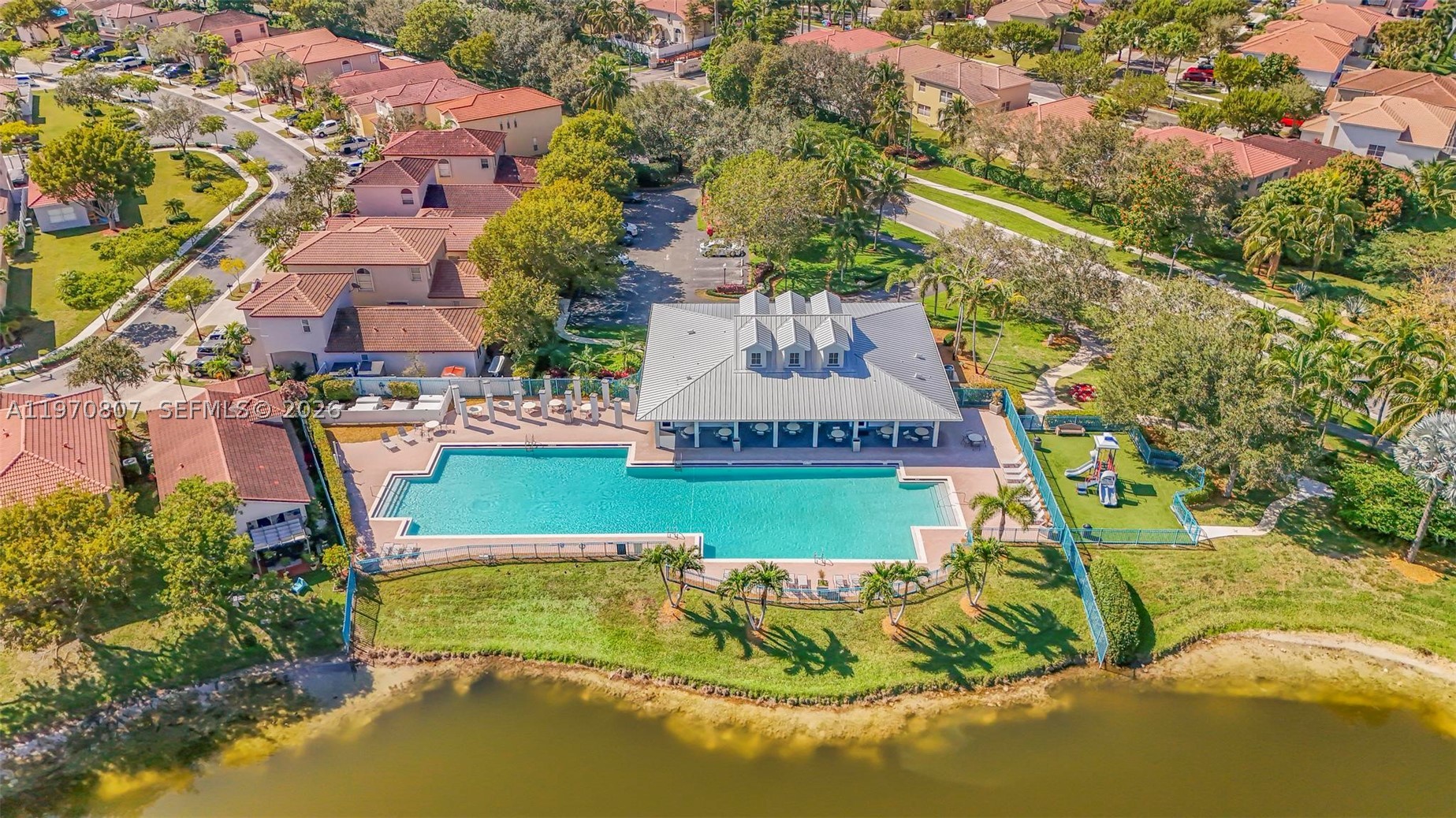 PORTOFINO POINTE - Residential