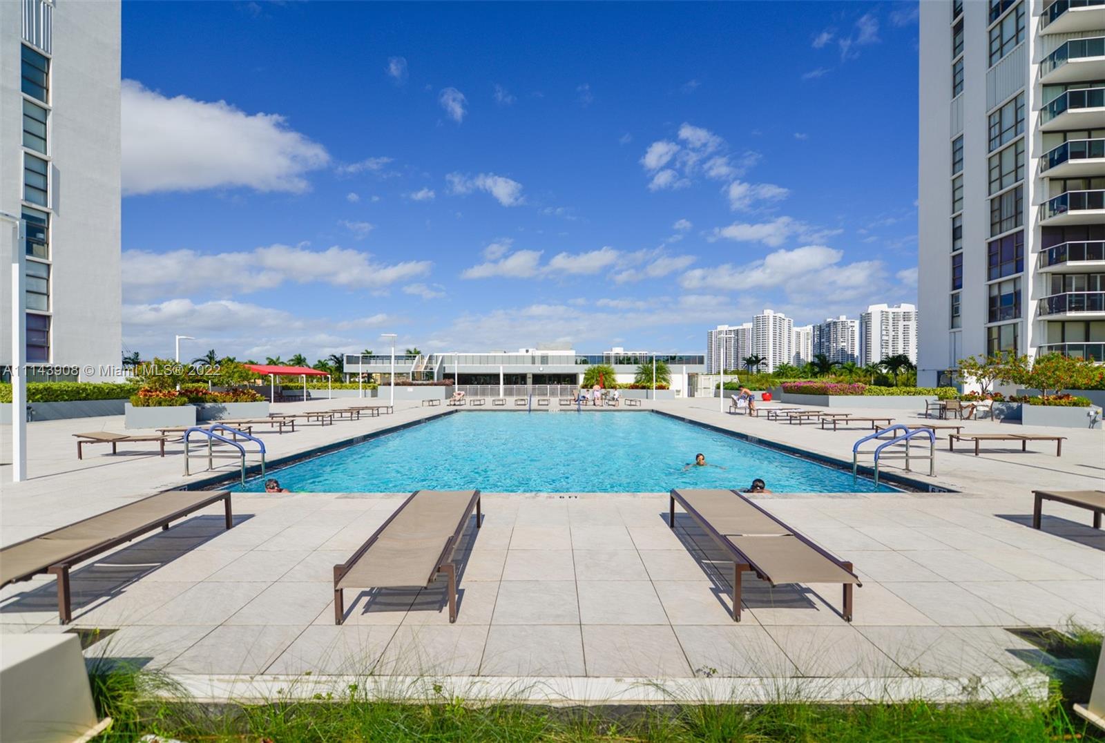 AVENTURA ELDORADO CONDO - Residential