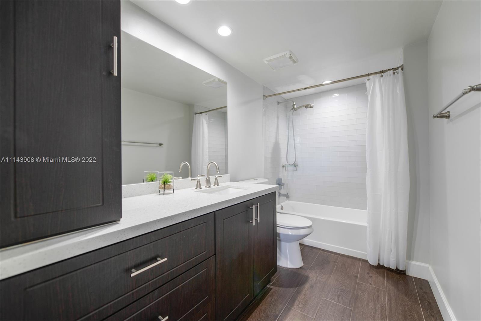 AVENTURA ELDORADO CONDO - Residential