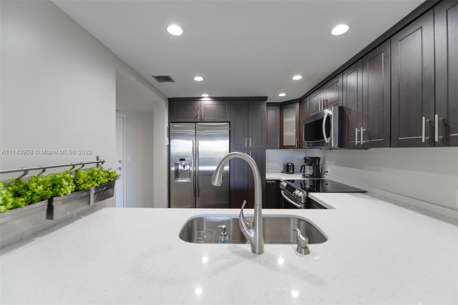 AVENTURA ELDORADO CONDO - Residential