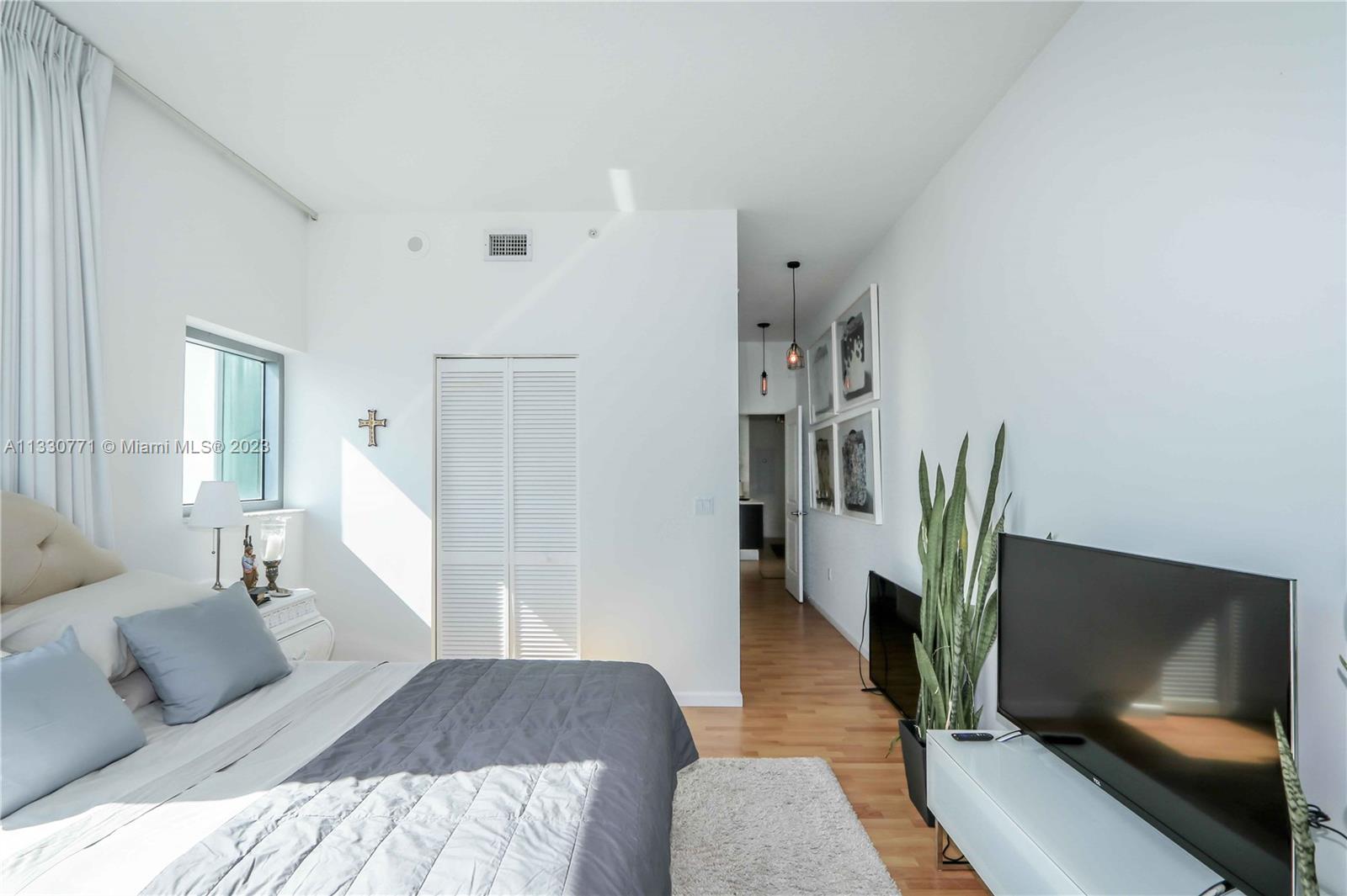 GALLERY ART CONDO - Residential