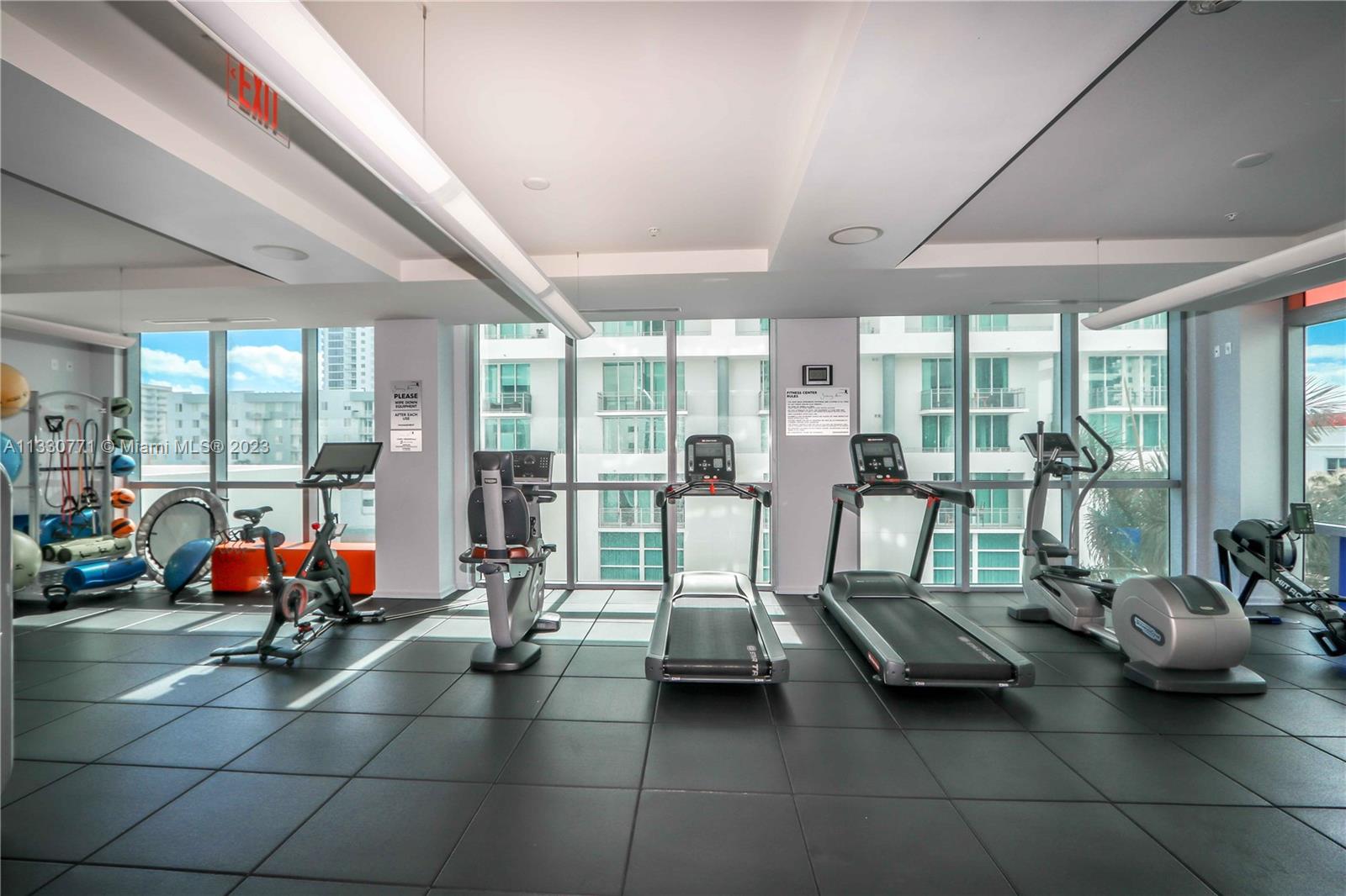 GALLERY ART CONDO - Residential