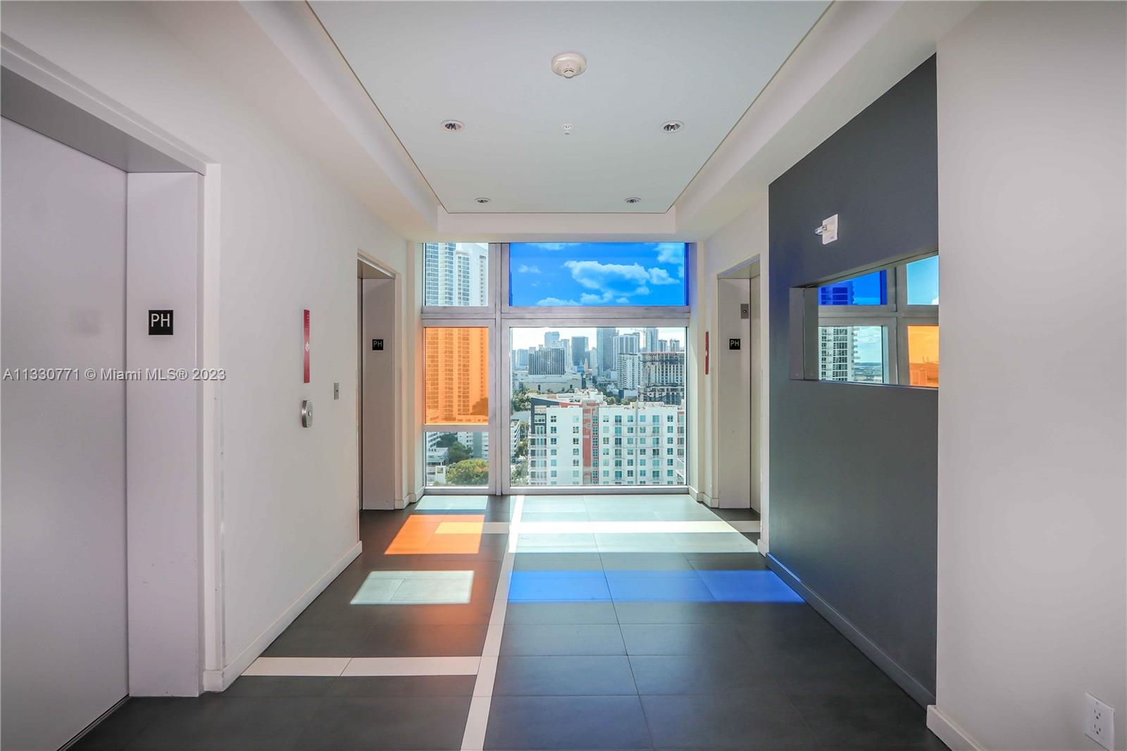GALLERY ART CONDO - Residential