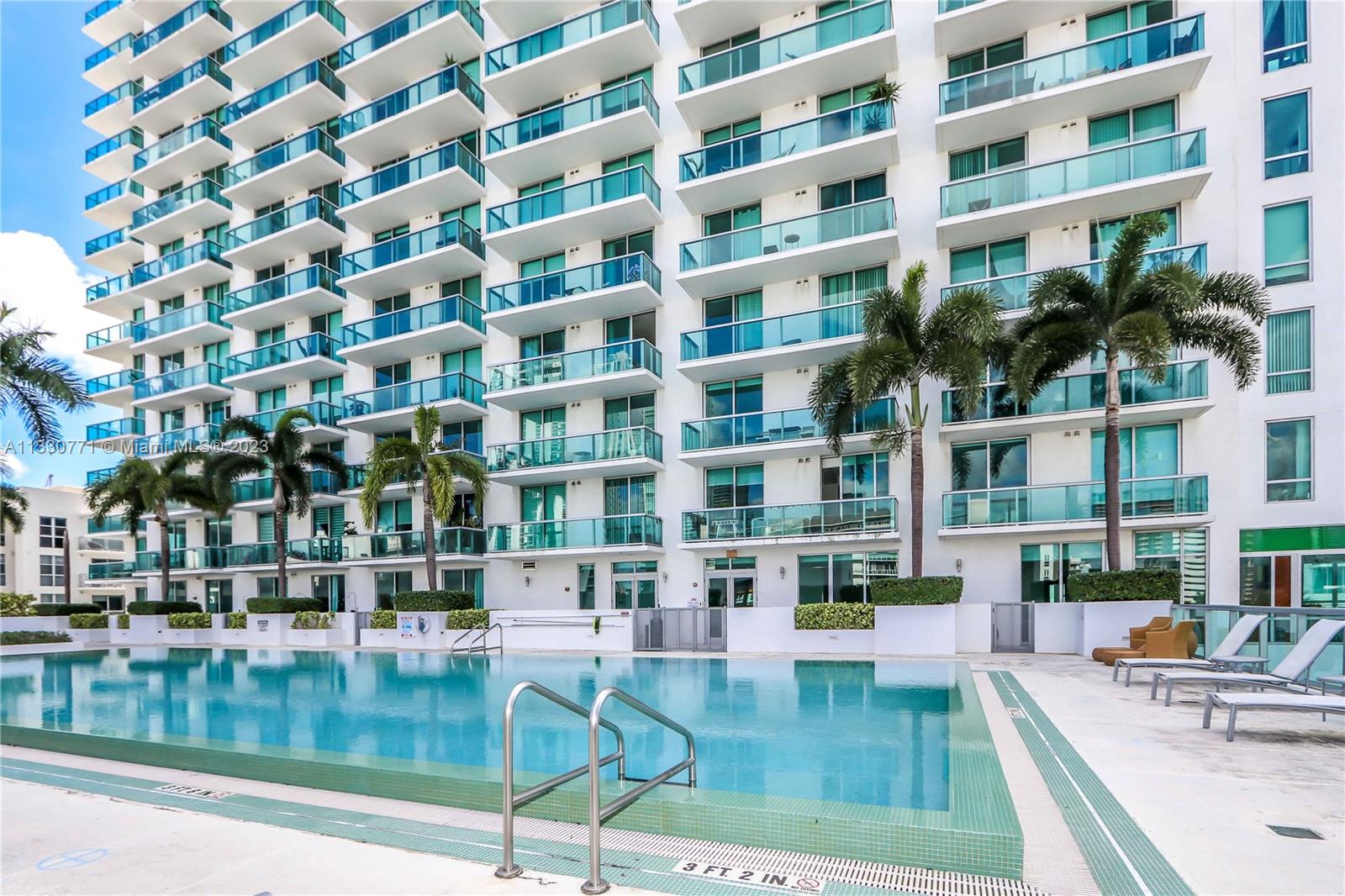 GALLERY ART CONDO - Residential