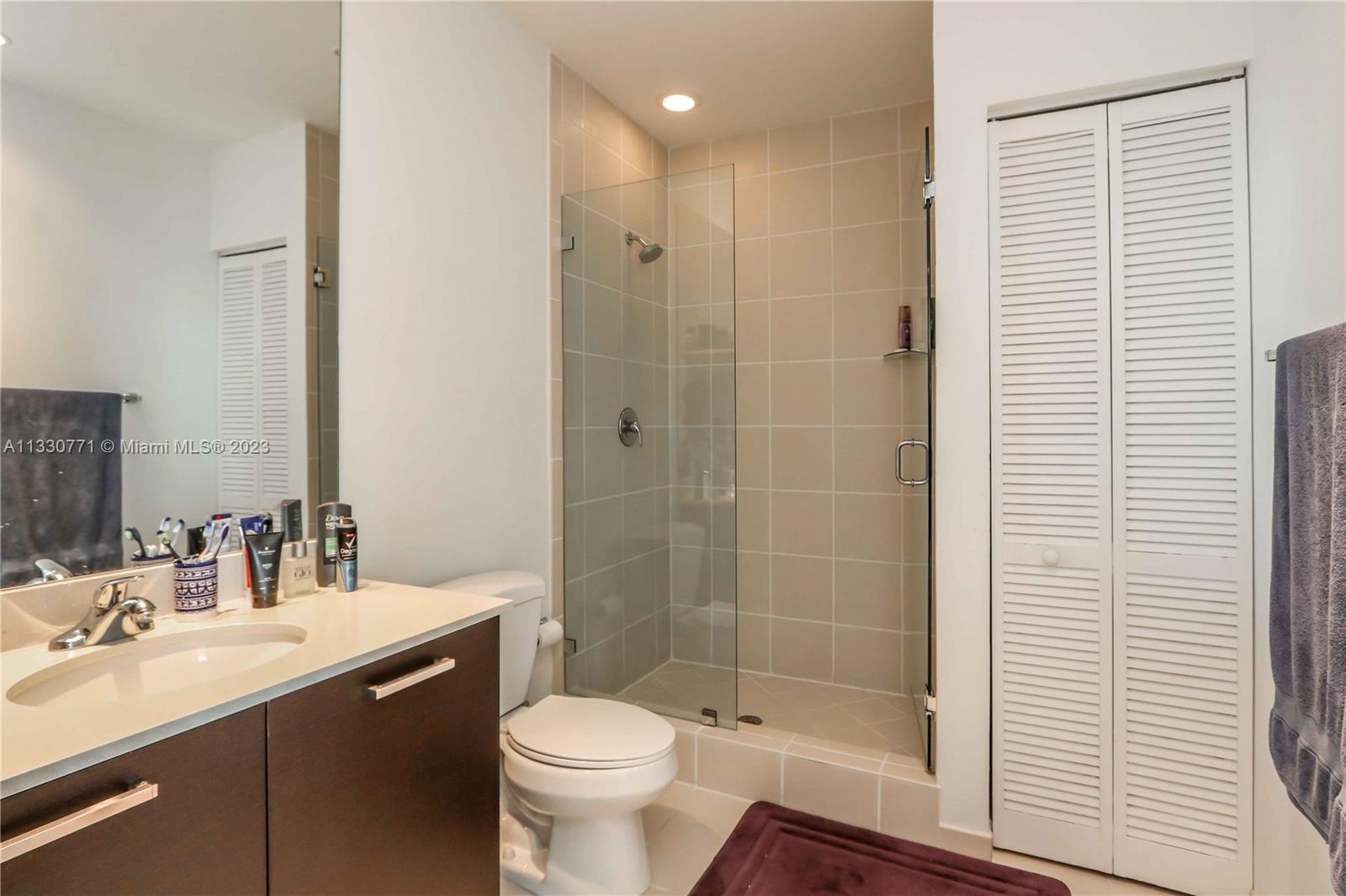 GALLERY ART CONDO - Residential