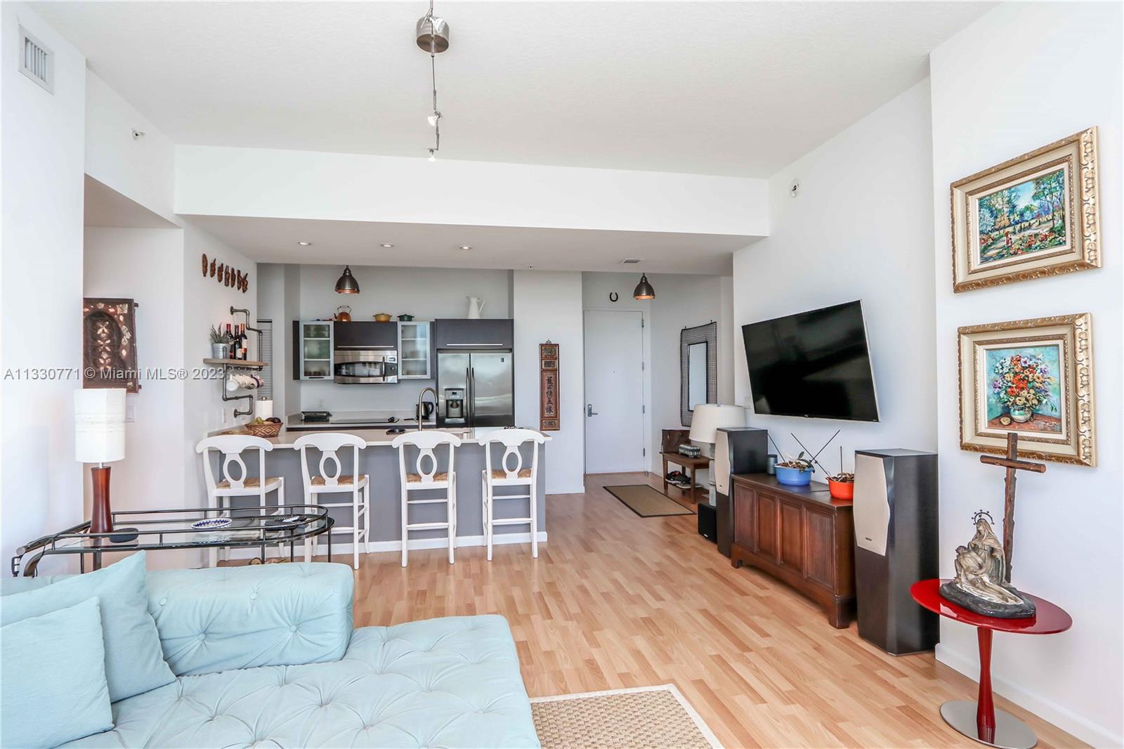 GALLERY ART CONDO - Residential